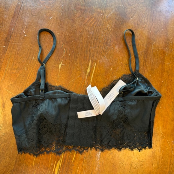 Victoria's Secret Bra and Panty Set - Picture 3 of 4